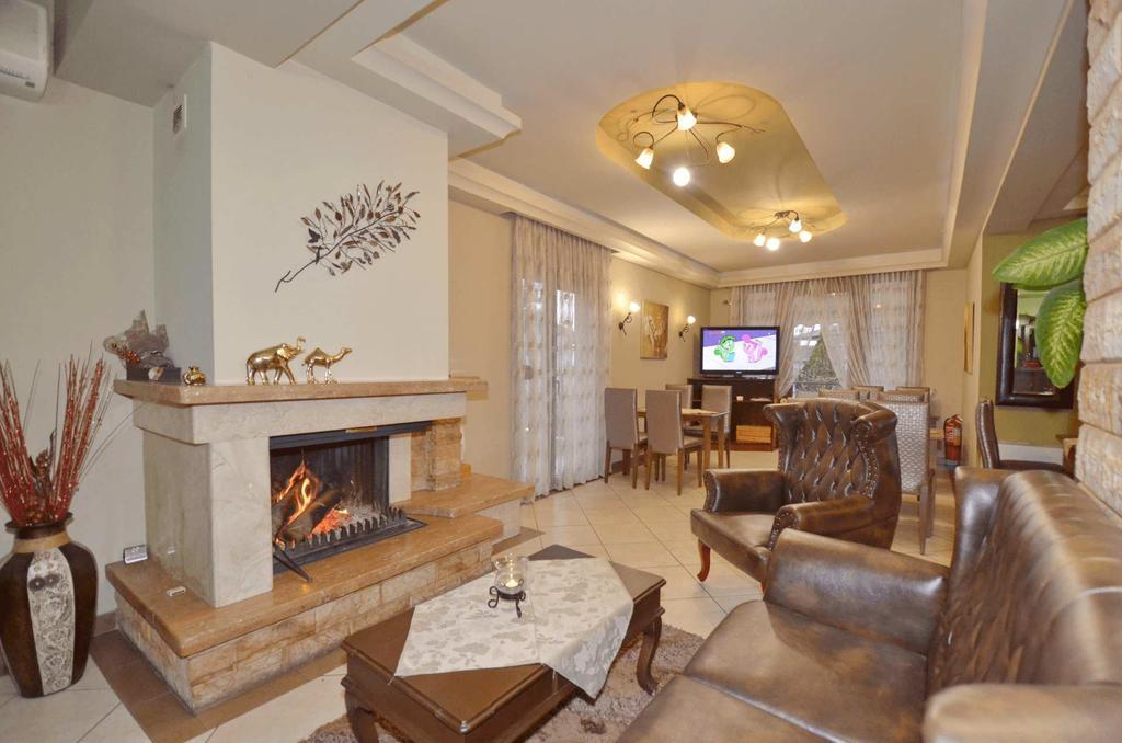 Hotel Philippion Káto Loutrákion Екстериор снимка
