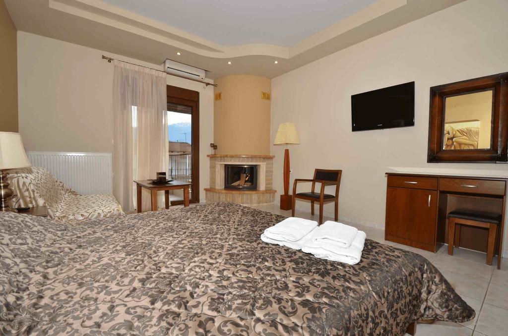 Hotel Philippion Káto Loutrákion Екстериор снимка