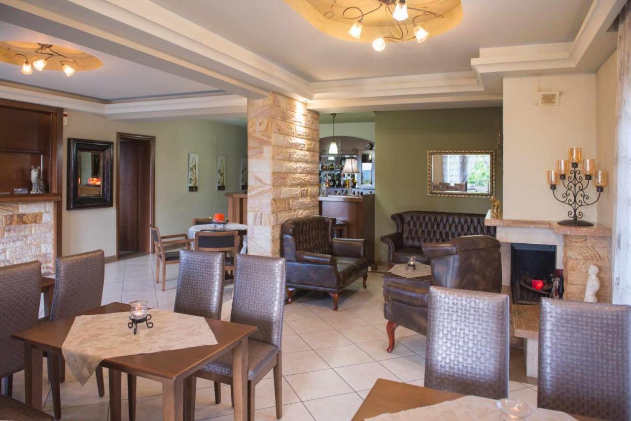 Hotel Philippion Káto Loutrákion Екстериор снимка