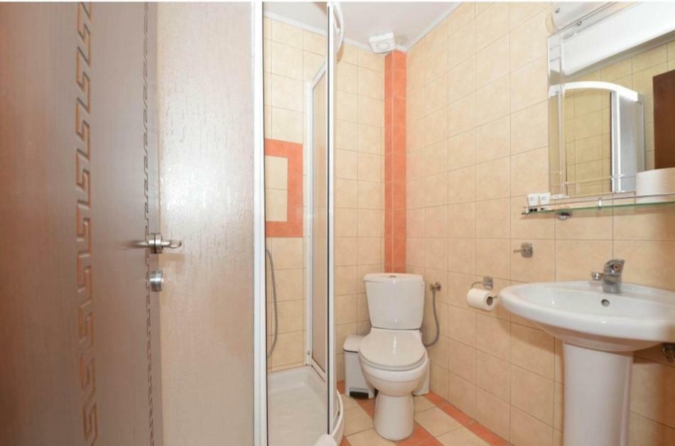 Hotel Philippion Káto Loutrákion Екстериор снимка