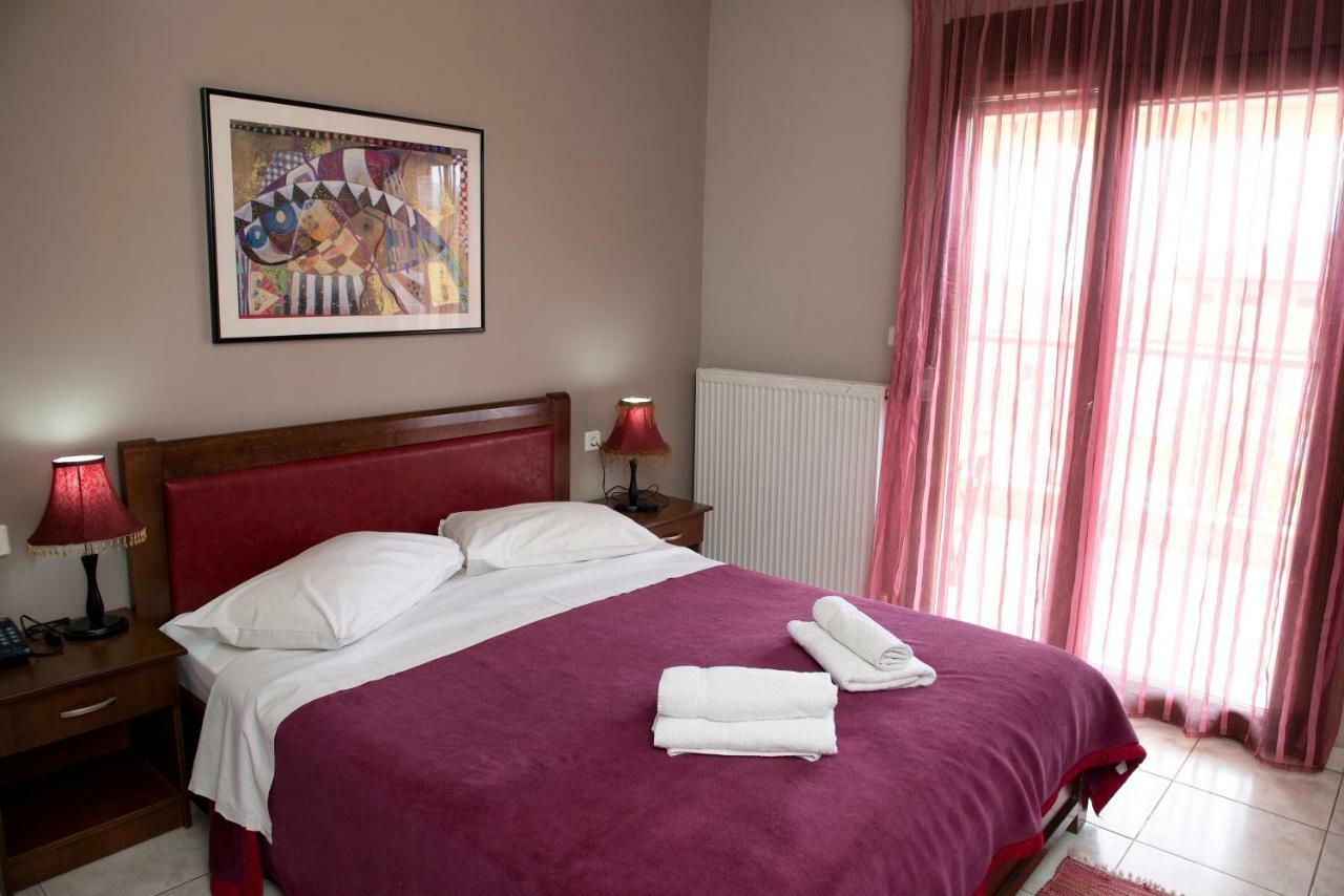 Hotel Philippion Káto Loutrákion Екстериор снимка
