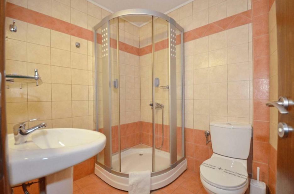 Hotel Philippion Káto Loutrákion Екстериор снимка