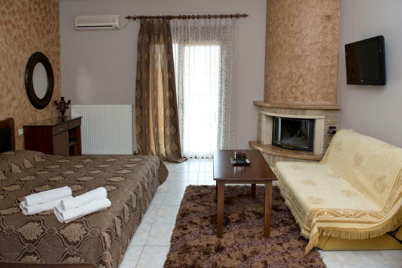 Hotel Philippion Káto Loutrákion Екстериор снимка