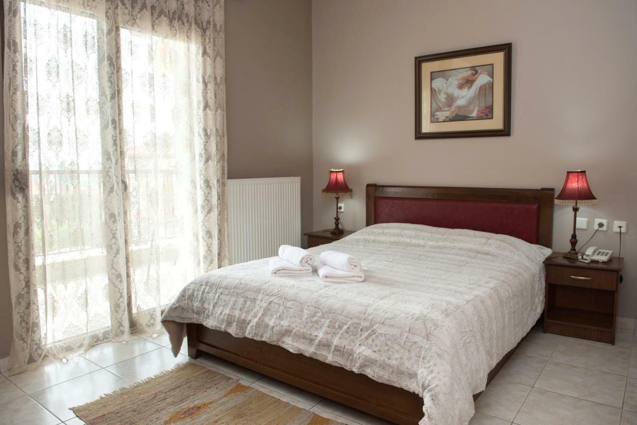 Hotel Philippion Káto Loutrákion Екстериор снимка